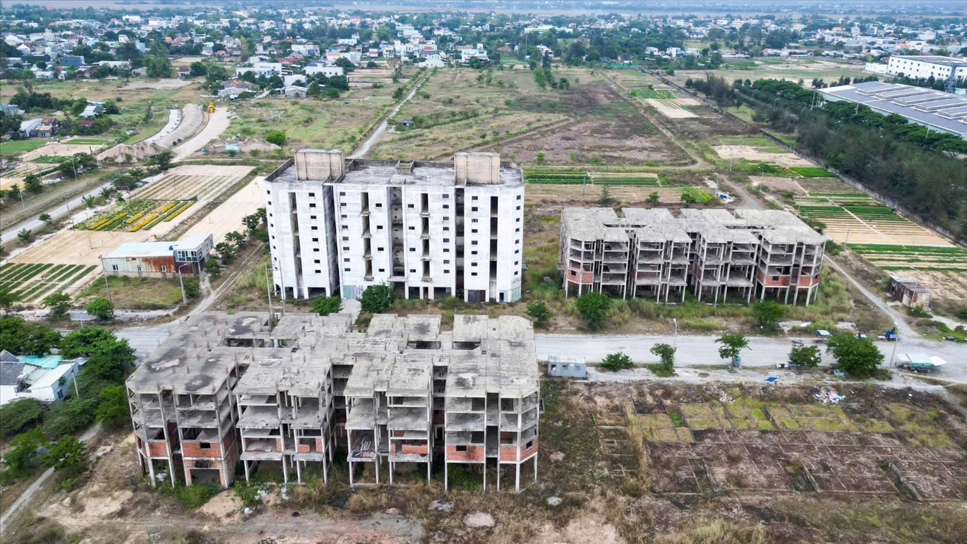 Dự án nhà ở xã hội hơn 700 tỷ đồng bị bỏ hoang- Ảnh 1. Dự án nhà ở xã hội hơn 700 tỷ đồng bị bỏ hoang- Ảnh 1.