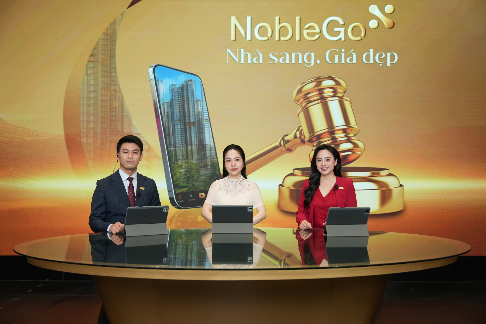 Vượt qua hàng loạt đối thủ, khách "chốt deal" căn hộ cao cấp Alumi giá 4 tỷ đồng trên sóng livestream - Ảnh 1.