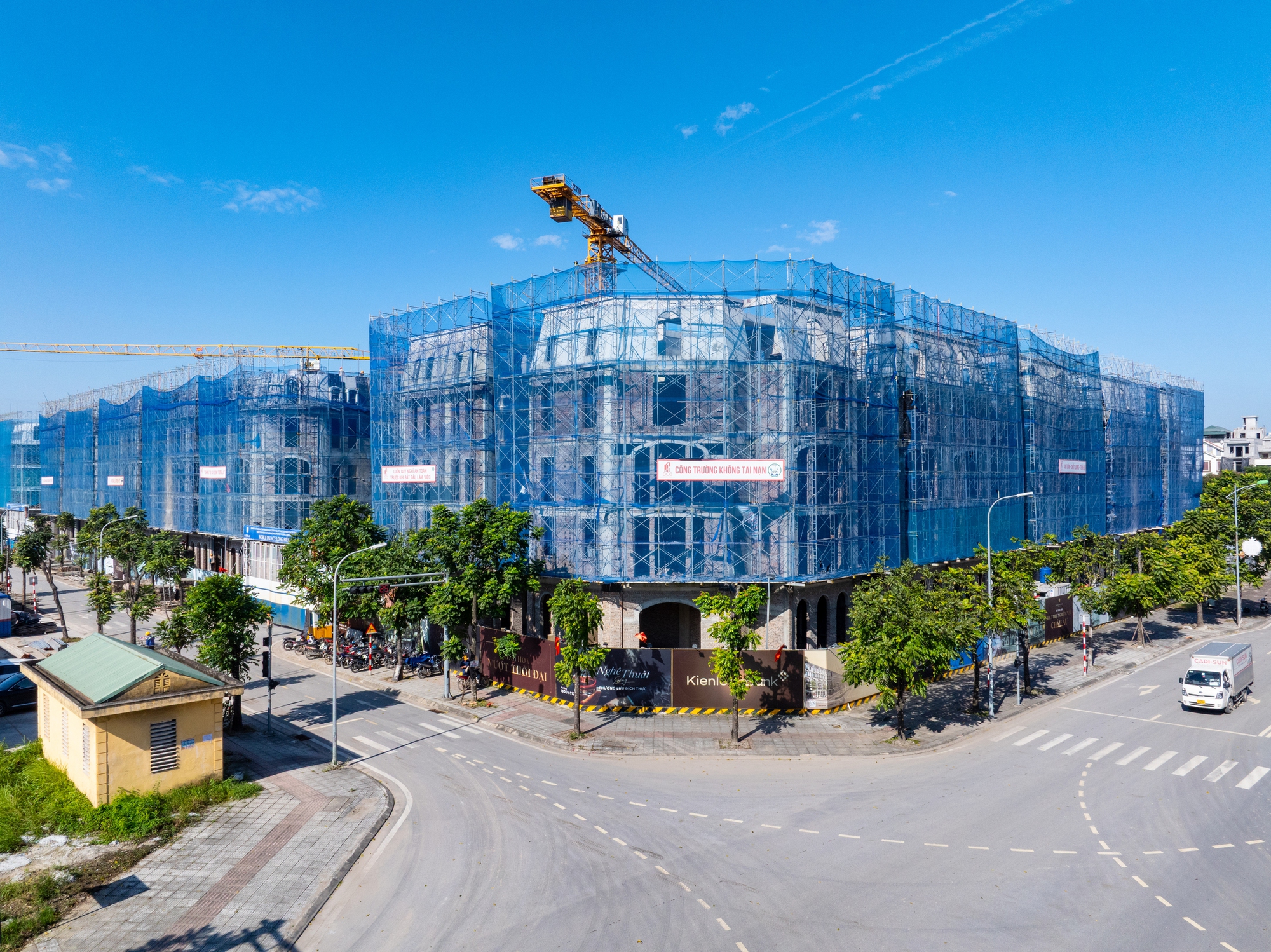 Vừa tham gia khởi công dự án gần 700 ha, Sunshine Group đang triển khai thi công các dự án khác ra sao?- Ảnh 4. Vừa tham gia khởi công dự án gần 700 ha, Sunshine Group đang triển khai thi công các dự án khác ra sao?- Ảnh 4.