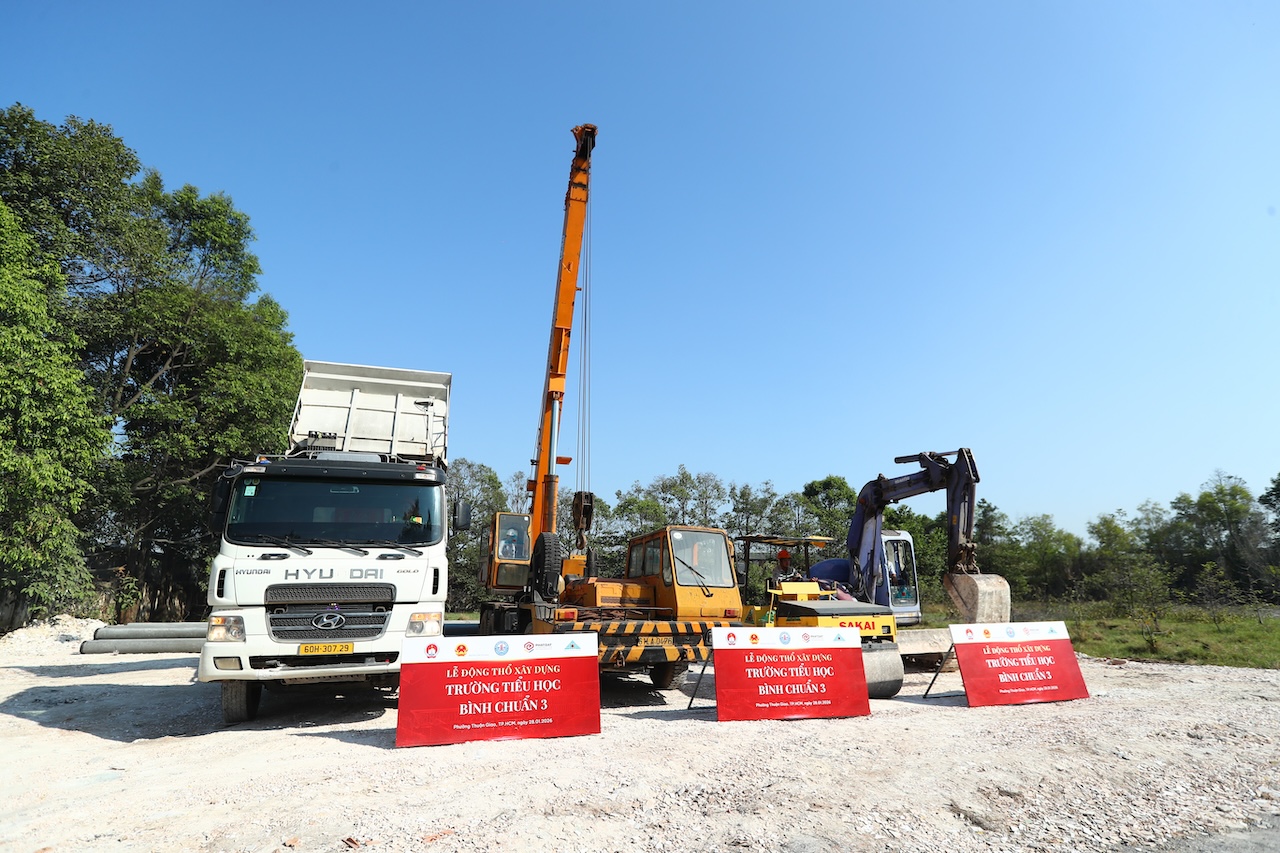 Động thổ xây dựng trường học đạt chuẩn quốc gia do doanh nghiệp tài trợ tại phường Thuận Giao - Ảnh 2.