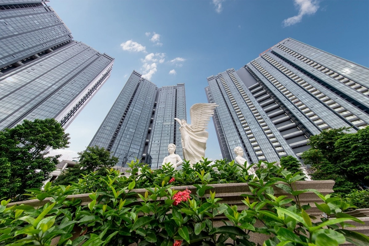sunshine-city-nga-17703296998551121189098 Bất ngờ với một ông lớn âm thầm "thâu tóm" BĐS Tây Hồ Tây, từ dinh thự siêu sang đến biệt thự trên không...danh mục dự án liên tục được mở rộng - Ảnh 2.