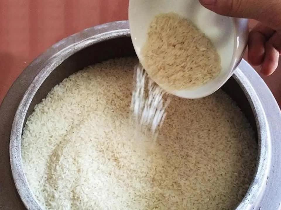 Cuối năm, đừng vội bỏ thứ này khỏi nhà: Nhiều người dọn cho gọn rồi tiền bạc bắt đầu trục trặc- Ảnh 3.