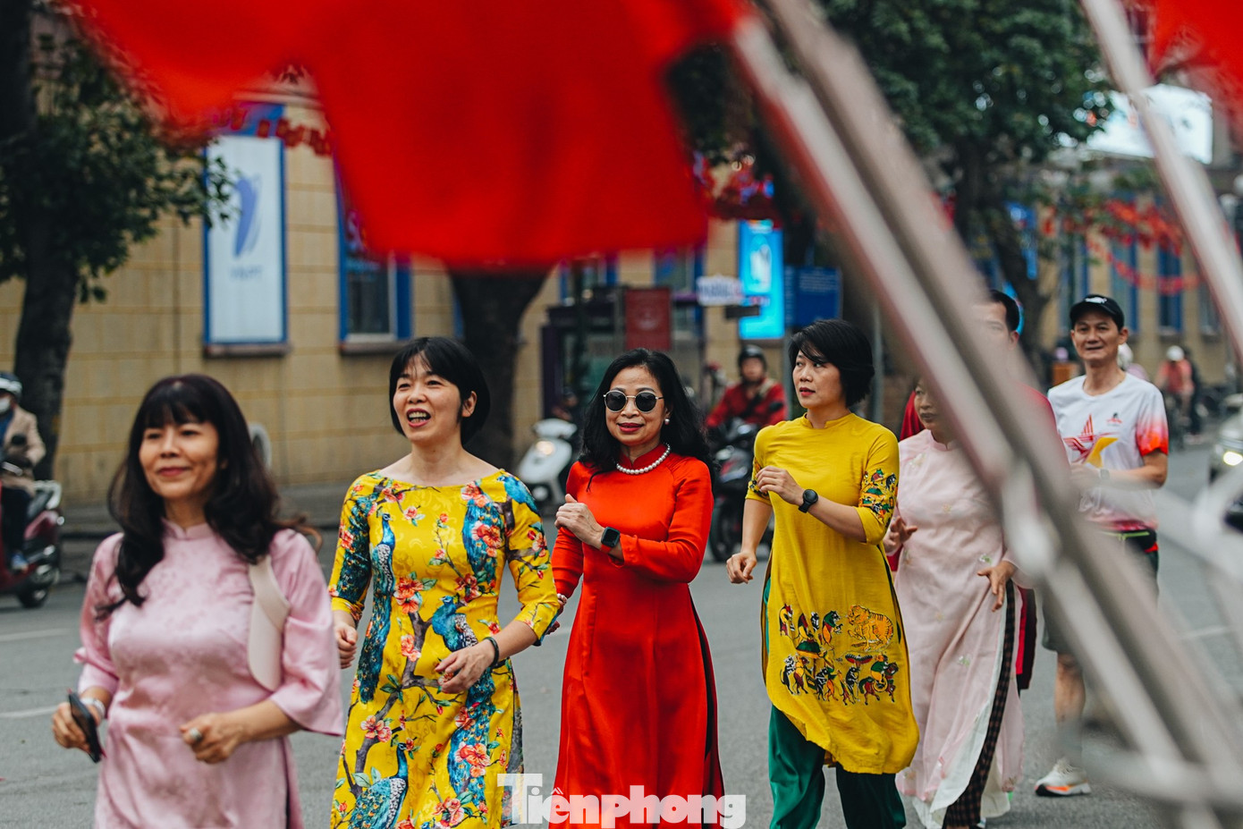 Vẻ đẹp hiếm có của Hà Nội trong buổi sáng đầu năm- Ảnh 30.