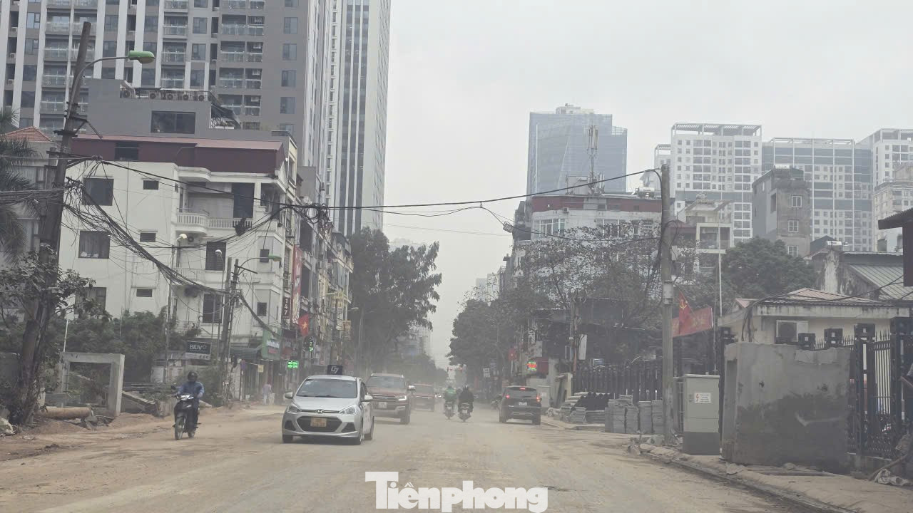 Ngổn ngang công trường thi công đường Nguyễn Tuân- Ảnh 2. Ngổn ngang công trường thi công đường Nguyễn Tuân- Ảnh 2.