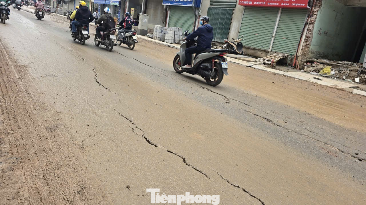 Ngổn ngang công trường thi công đường Nguyễn Tuân- Ảnh 3. Ngổn ngang công trường thi công đường Nguyễn Tuân- Ảnh 3.
