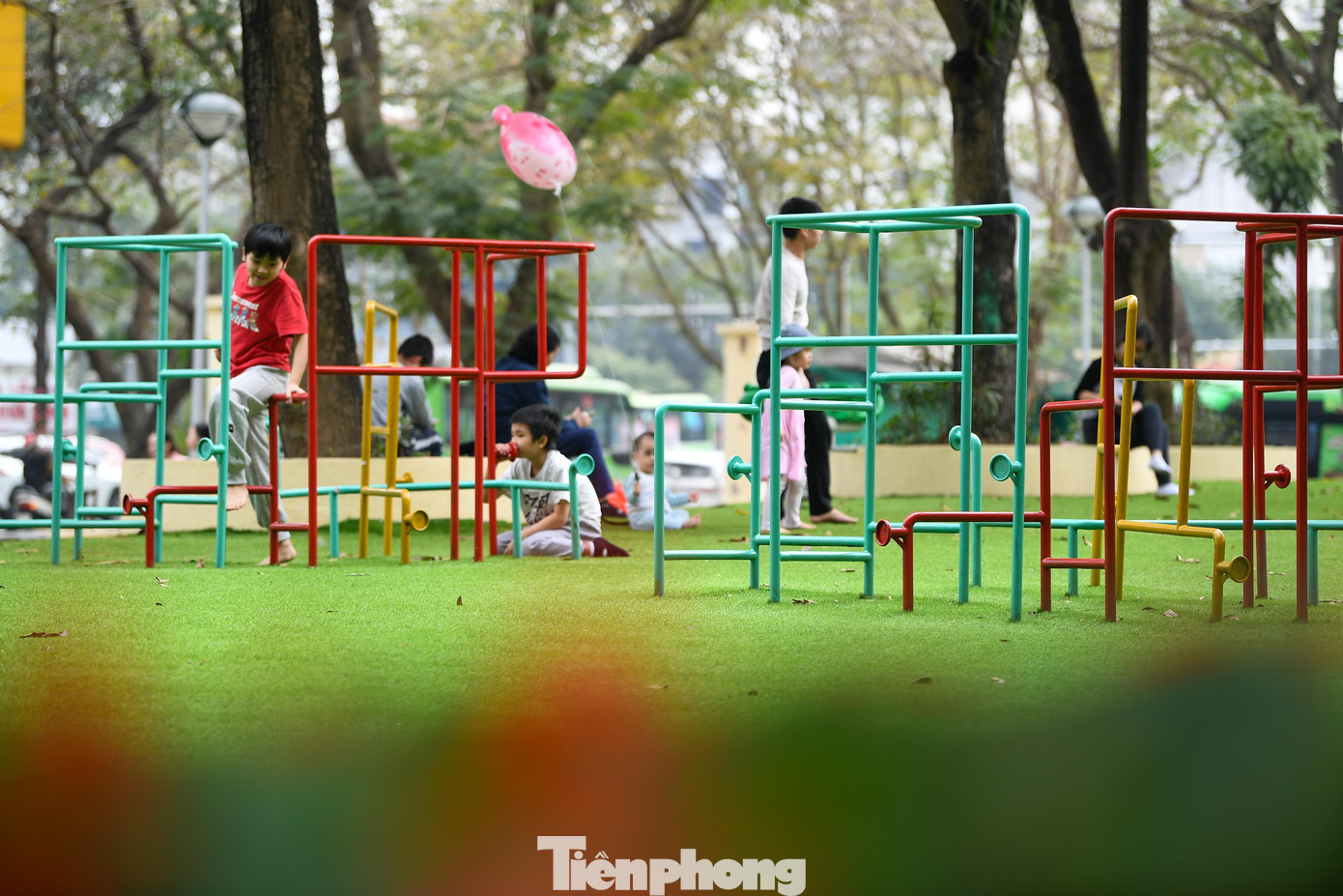 Công viên Hà Nội 'thay da đổi thịt', trang trí rực rỡ đón Xuân- Ảnh 14. Công viên Hà Nội 'thay da đổi thịt', trang trí rực rỡ đón Xuân- Ảnh 14.