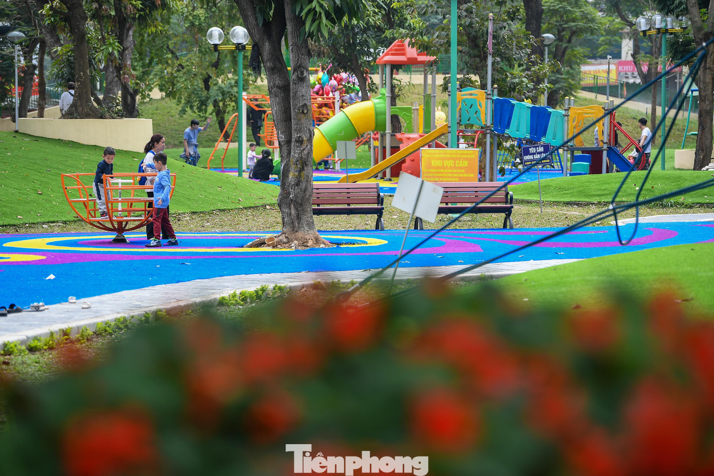 Công viên Hà Nội 'thay da đổi thịt', trang trí rực rỡ đón Xuân- Ảnh 7. Công viên Hà Nội 'thay da đổi thịt', trang trí rực rỡ đón Xuân- Ảnh 7.