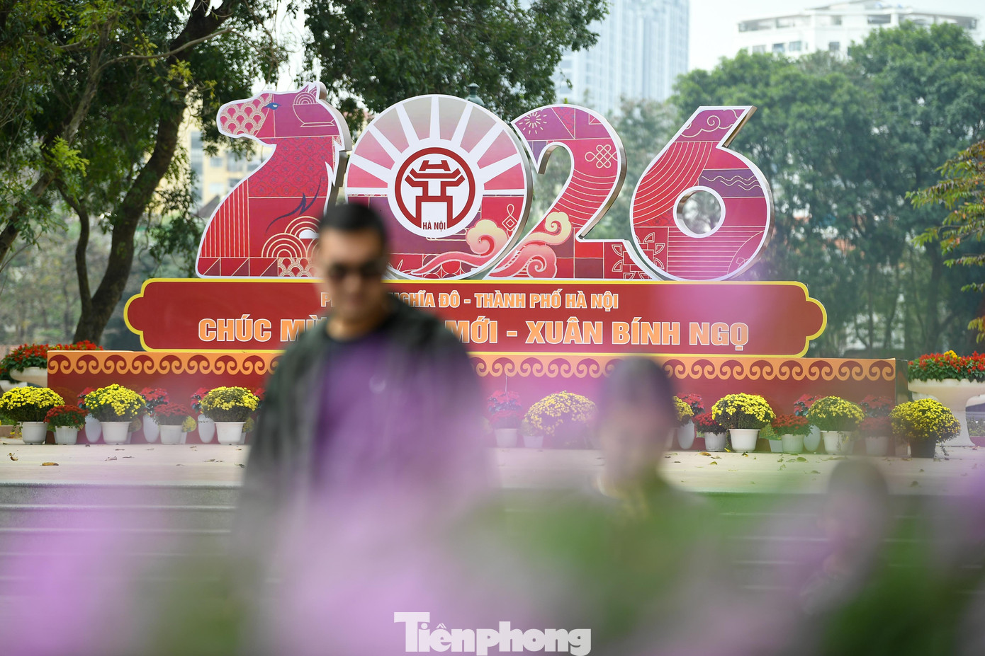 Công viên Hà Nội 'thay da đổi thịt', trang trí rực rỡ đón Xuân- Ảnh 3. Công viên Hà Nội 'thay da đổi thịt', trang trí rực rỡ đón Xuân- Ảnh 3.