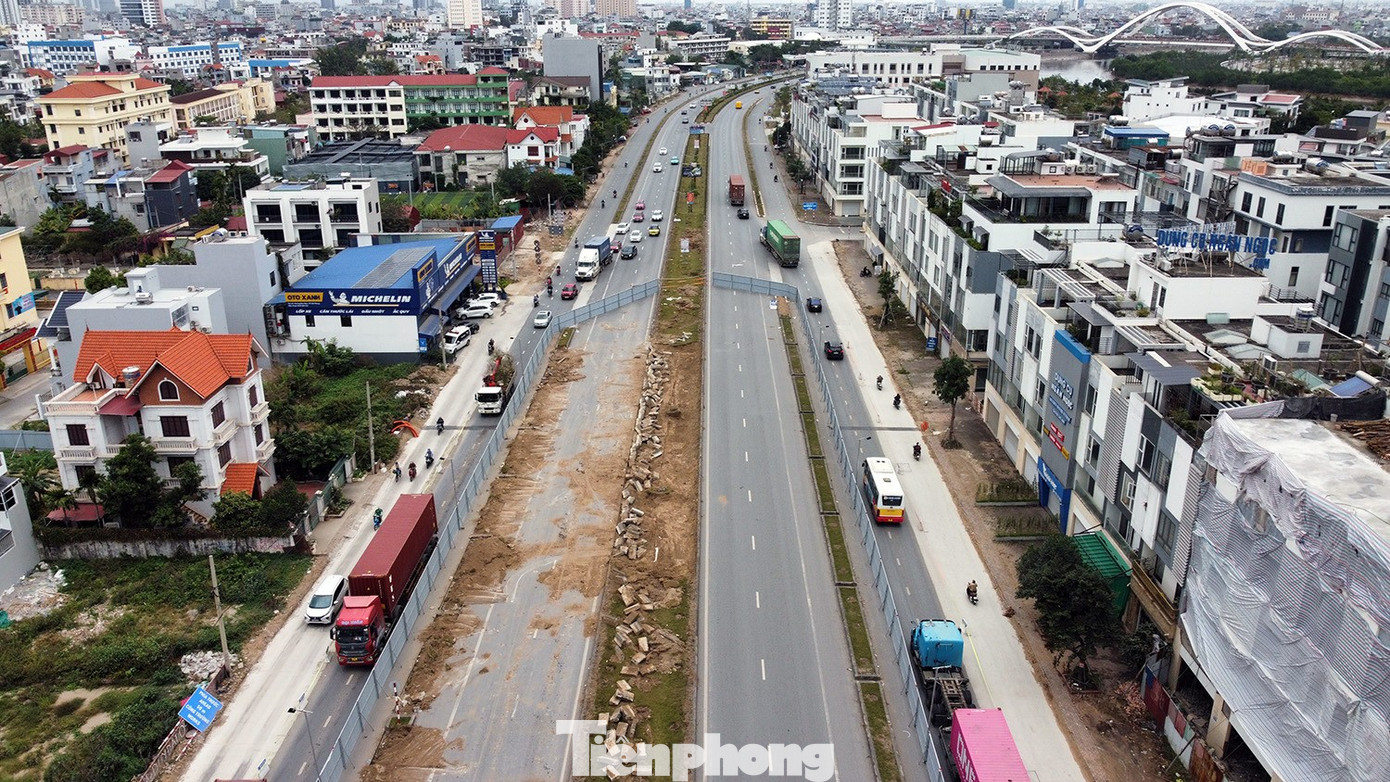 Lắp đèn chiếu sáng cho người dân qua công trường giao thông đẹp nhất Hải Phòng ngày Tết- Ảnh 5.
