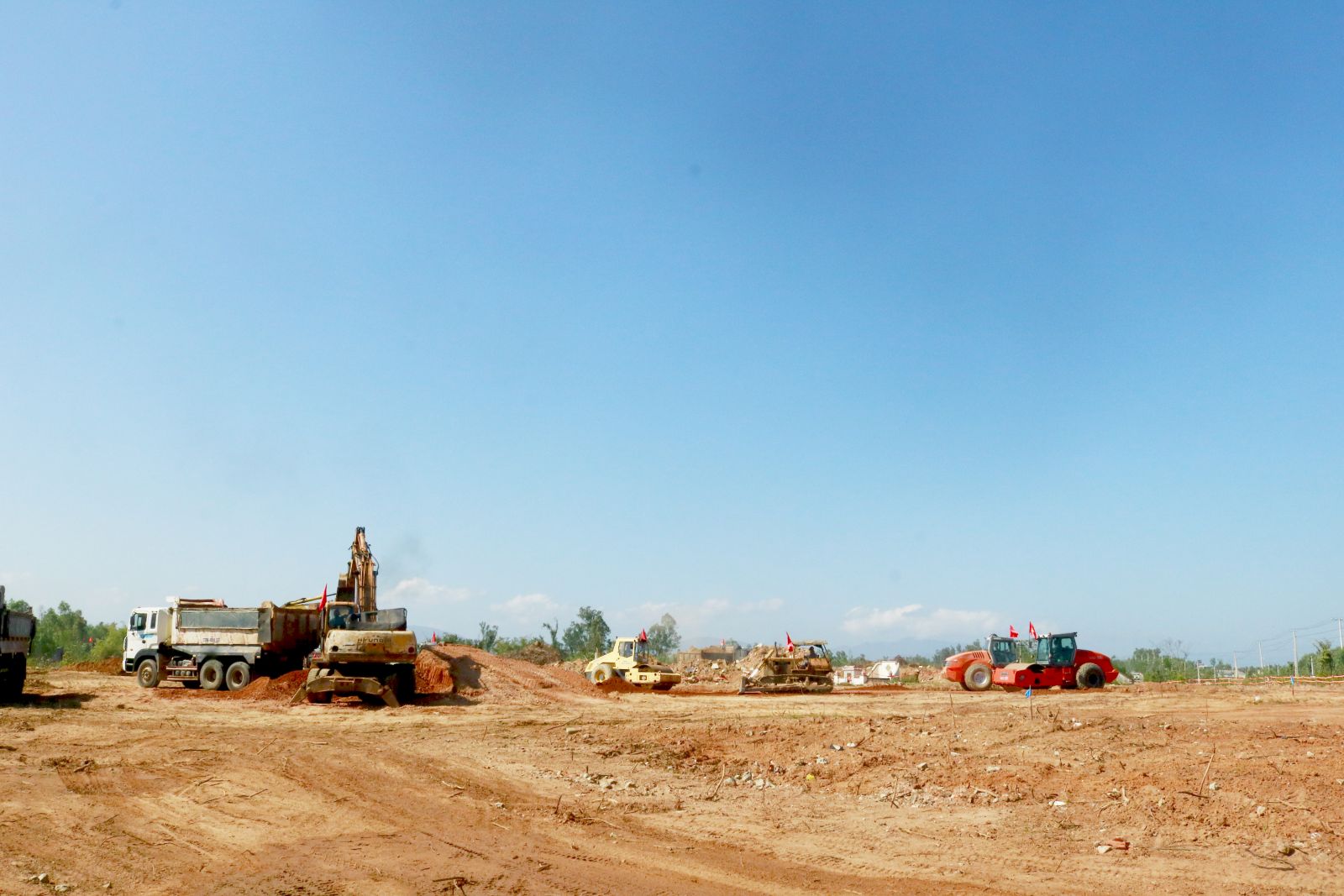 Phó Thủ tướng Hồ Quốc Dũng kiểm tra tiến độ cao tốc Quy Nhơn - Pleiku 2026 - Ảnh 3. Phó Thủ tướng Hồ Quốc Dũng kiểm tra tiến độ cao tốc Quy Nhơn - Pleiku 2026 - Ảnh 3.