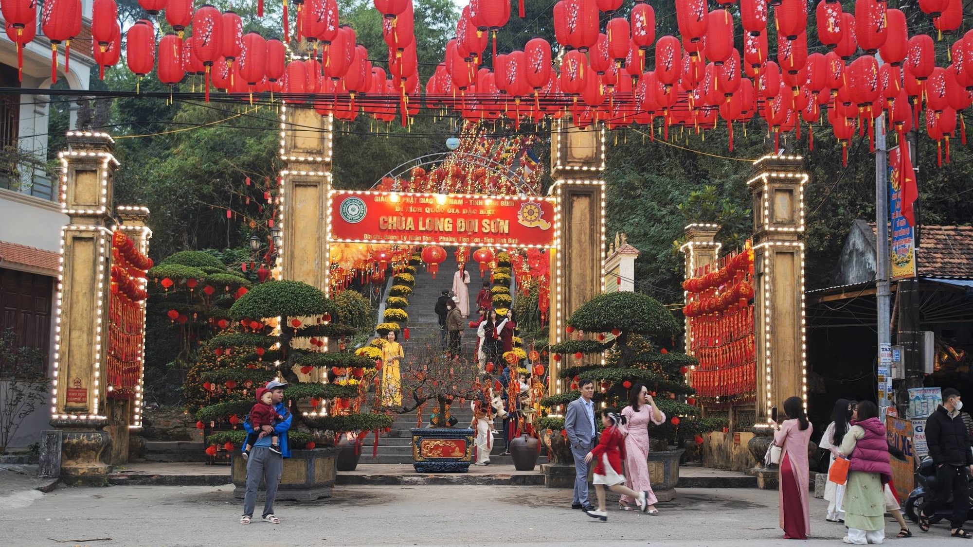 Ngọn núi cao chưa đến 100m, được mệnh danh là "núi rồng": Trên đỉnh có di tích quốc gia gần 1000 tuổi - Ảnh 9. Ngọn núi cao chưa đến 100m, được mệnh danh là "núi rồng": Trên đỉnh có di tích quốc gia gần 1000 tuổi - Ảnh 9.