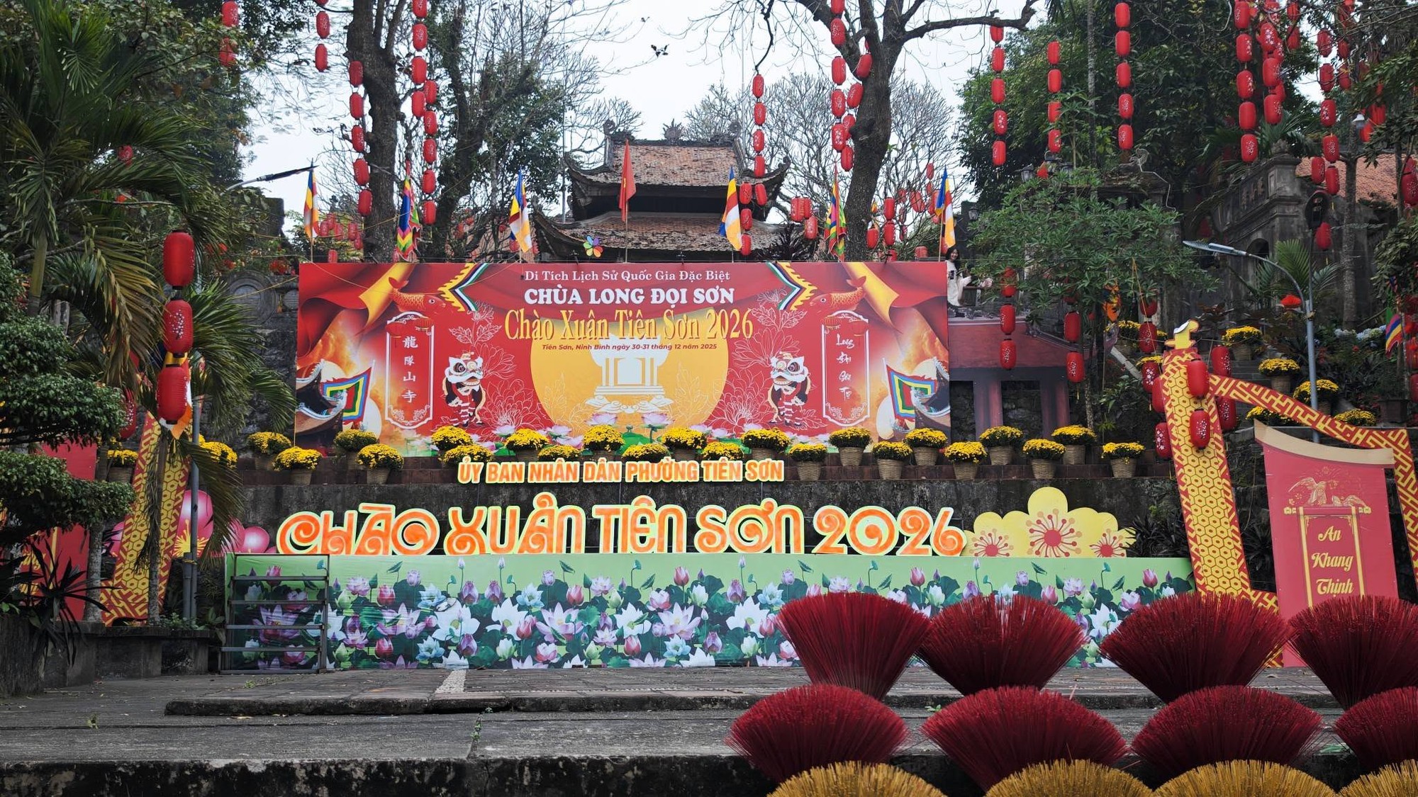 Ngọn núi cao chưa đến 100m, được mệnh danh là "núi rồng": Trên đỉnh có di tích quốc gia gần 1000 tuổi - Ảnh 10. Ngọn núi cao chưa đến 100m, được mệnh danh là "núi rồng": Trên đỉnh có di tích quốc gia gần 1000 tuổi - Ảnh 10.