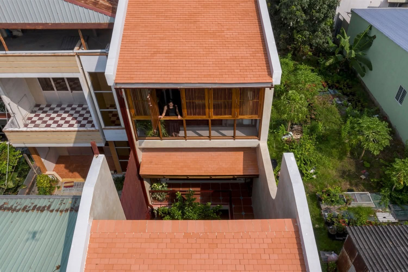 Ngôi nhà thiết kế mở đón gió và ánh sáng tự nhiên từ nhiều phía- Ảnh 1. Ngôi nhà thiết kế mở đón gió và ánh sáng tự nhiên từ nhiều phía- Ảnh 1.