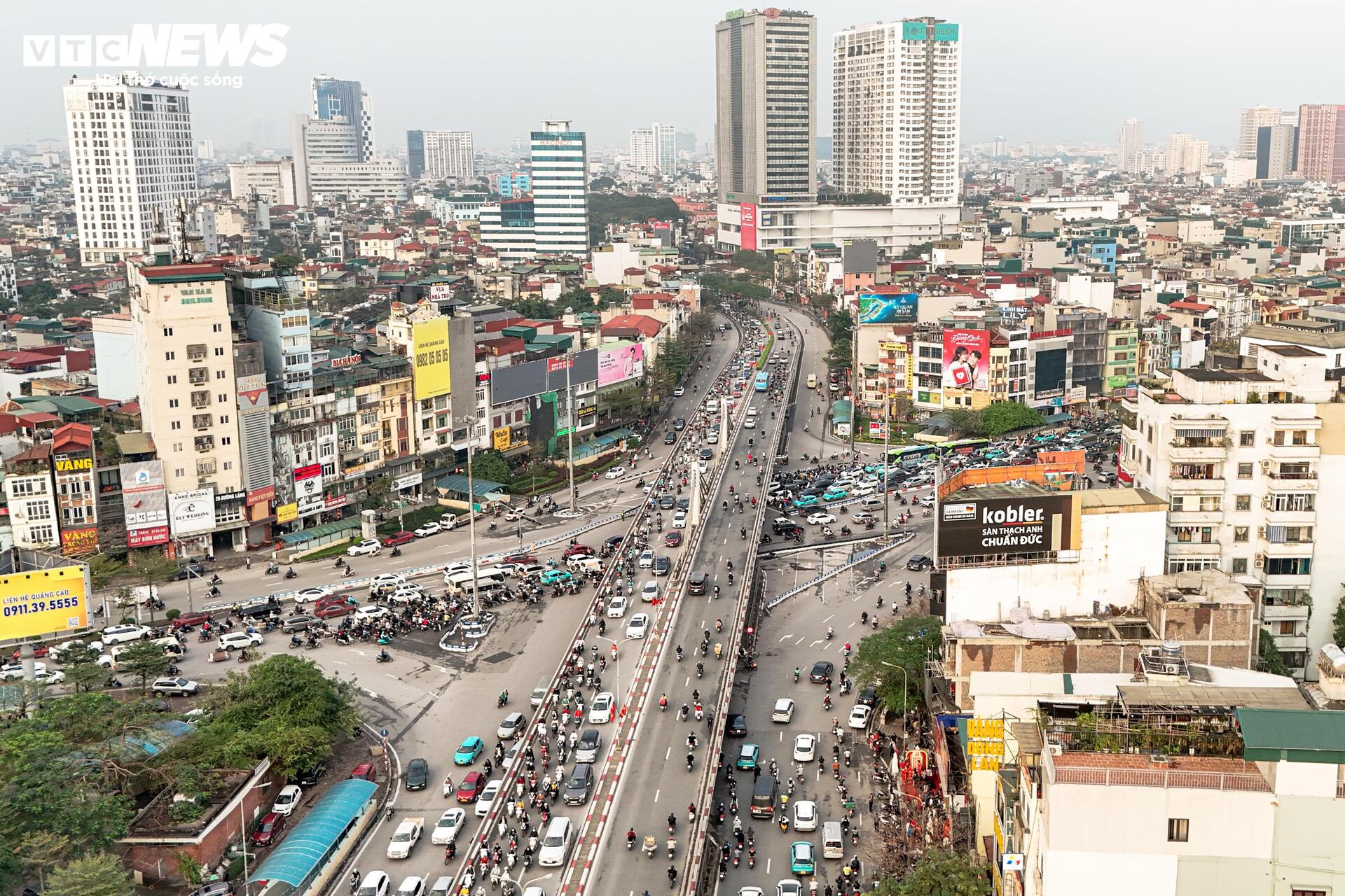 Hiện trạng đường Láng trước đề xuất mở rộng lên gần 54m- Ảnh 13. Hiện trạng đường Láng trước đề xuất mở rộng lên gần 54m- Ảnh 13.
