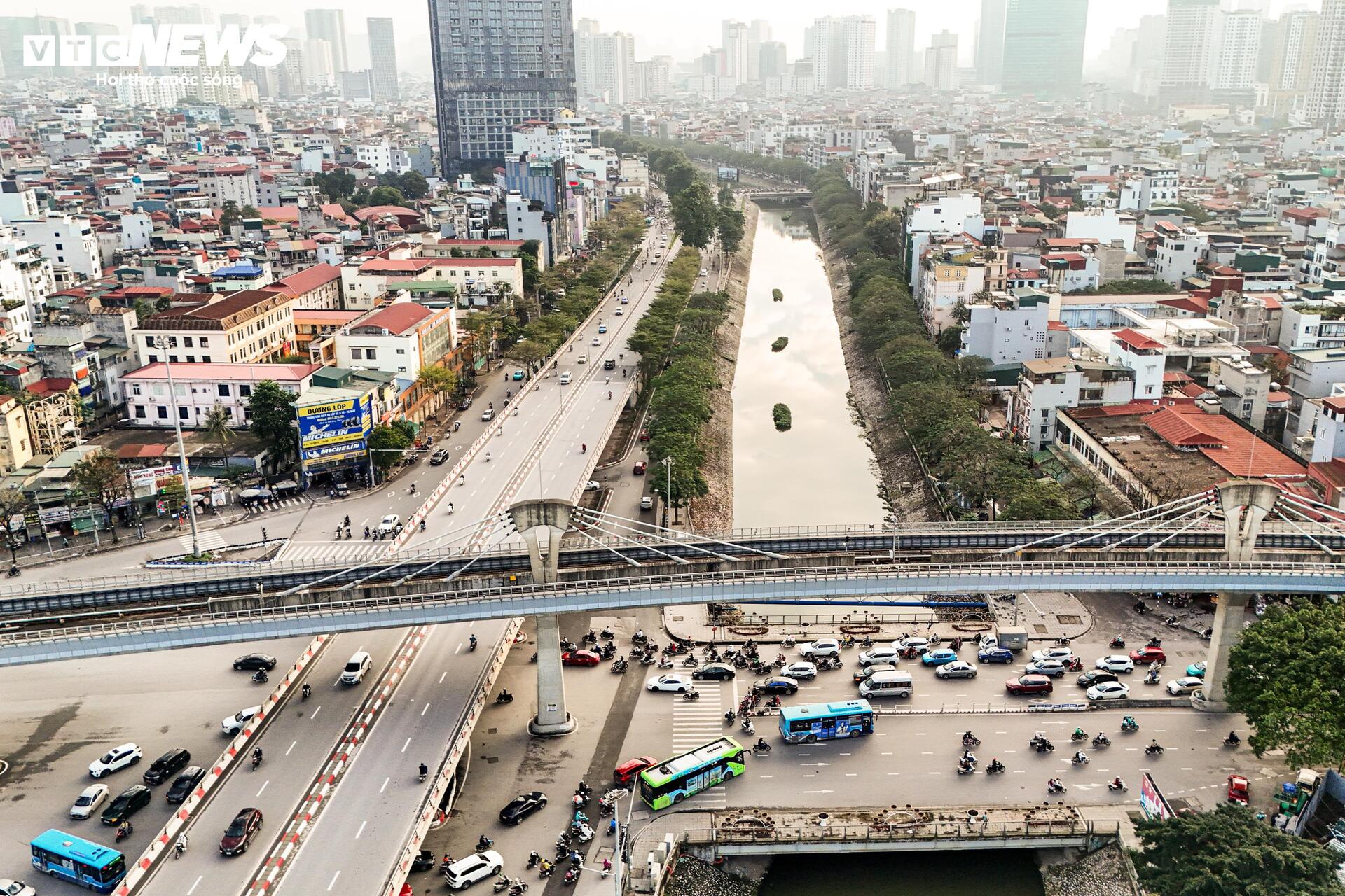 Hiện trạng đường Láng trước đề xuất mở rộng lên gần 54m- Ảnh 3. Hiện trạng đường Láng trước đề xuất mở rộng lên gần 54m- Ảnh 3.