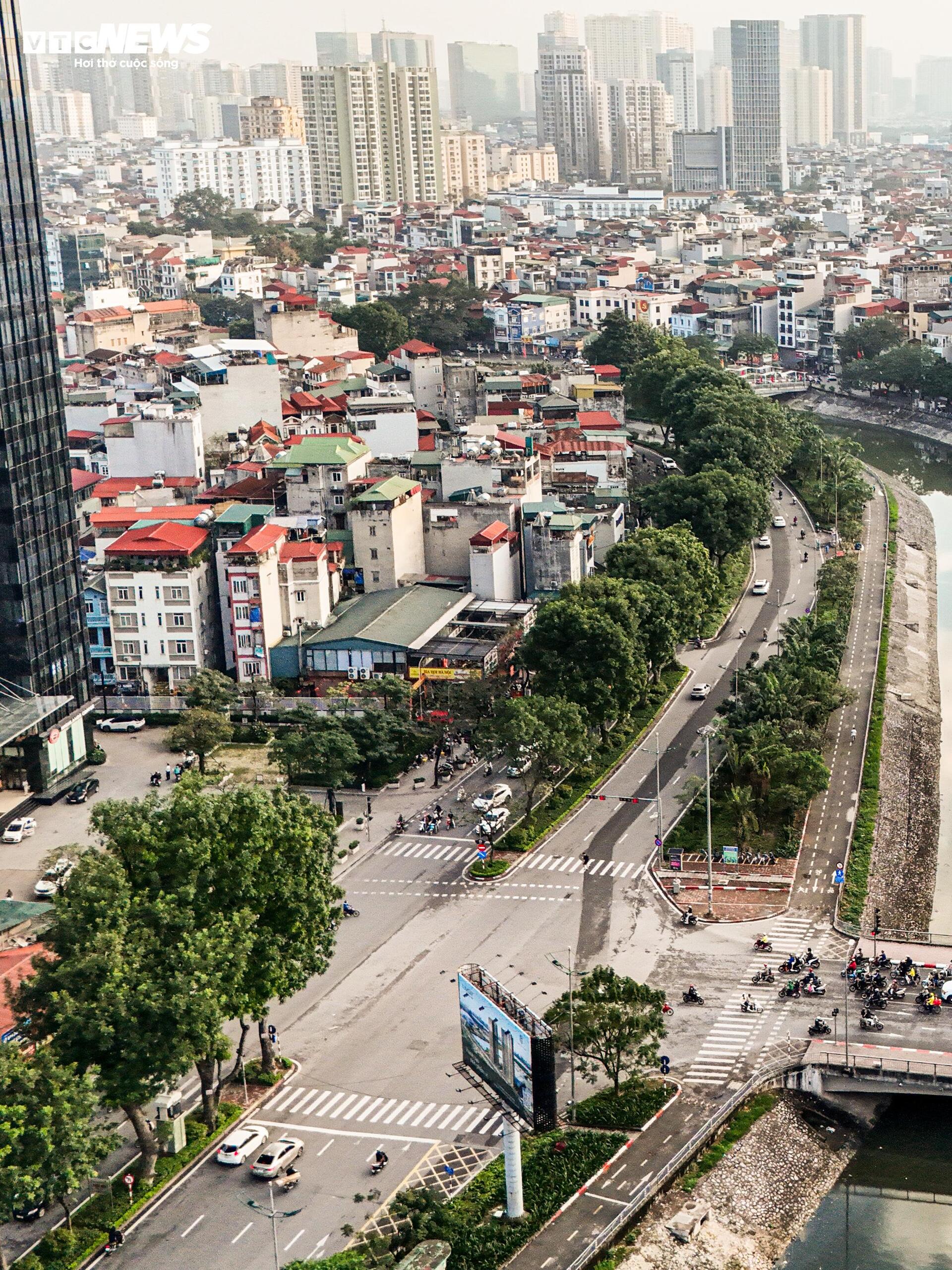 Hiện trạng đường Láng trước đề xuất mở rộng lên gần 54m- Ảnh 7. Hiện trạng đường Láng trước đề xuất mở rộng lên gần 54m- Ảnh 7.