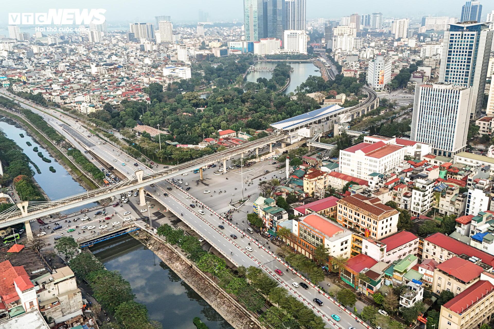 Hiện trạng đường Láng trước đề xuất mở rộng lên gần 54m- Ảnh 12. Hiện trạng đường Láng trước đề xuất mở rộng lên gần 54m- Ảnh 12.