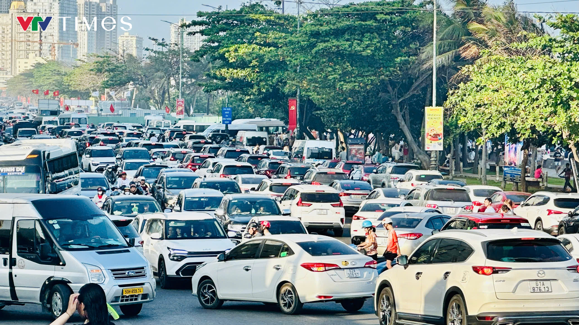 Du khách nườm nượp kéo về Vũng Tàu, bãi biển, khách sạn, nhà nghỉ quá tải- Ảnh 1. Du khách nườm nượp kéo về Vũng Tàu, bãi biển, khách sạn, nhà nghỉ quá tải- Ảnh 1.