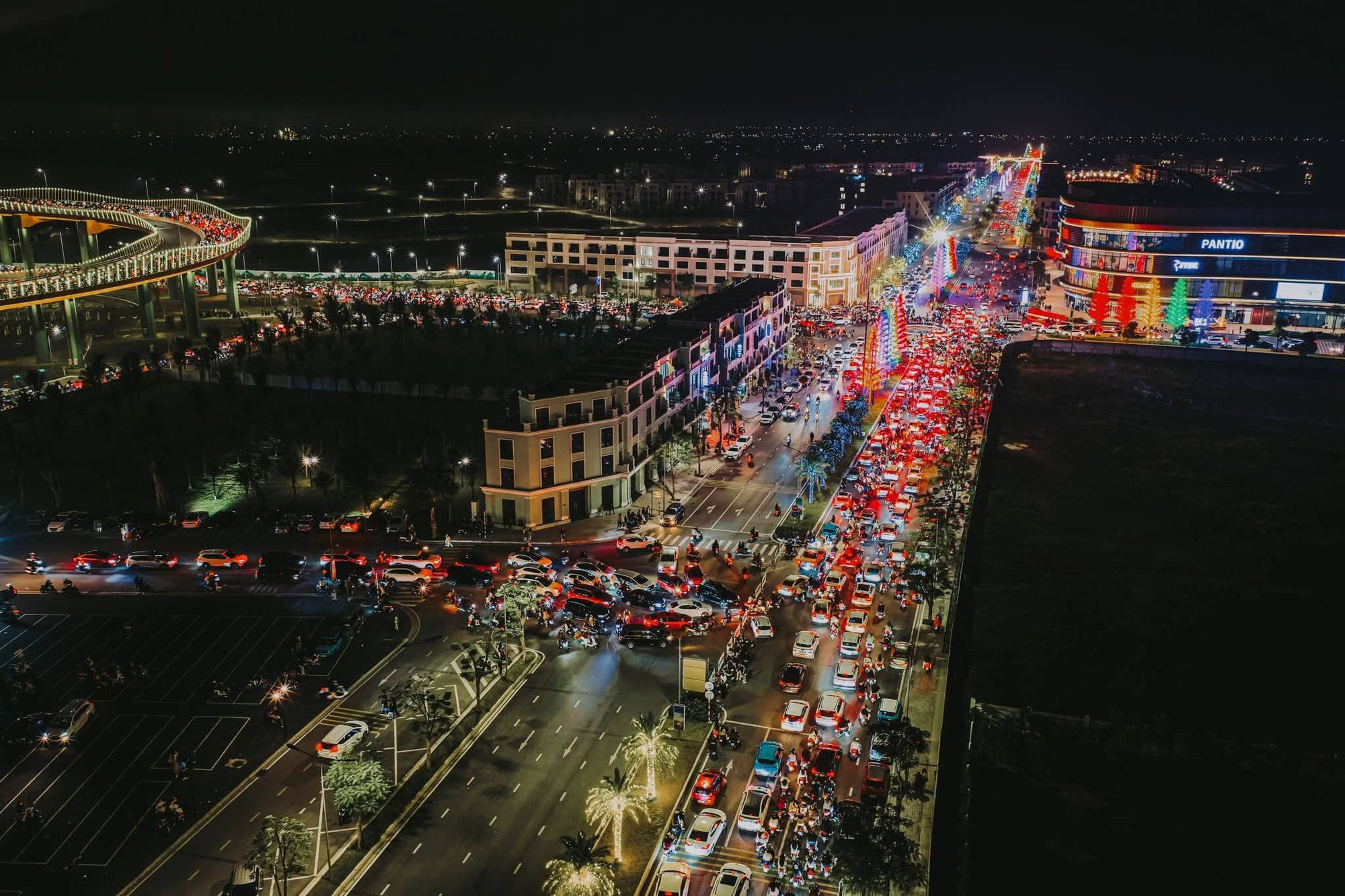 Cầu Hoàng Gia sau nửa năm thông xe và cuộc “đổi ngôi” của trung tâm Hải Phòng - Ảnh 1. Cầu Hoàng Gia sau nửa năm thông xe và cuộc “đổi ngôi” của trung tâm Hải Phòng - Ảnh 1.