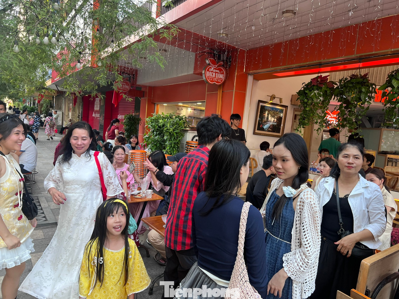 tp-hang-dong-uyen-phuong-33-1771665384192-1771665384302296725257