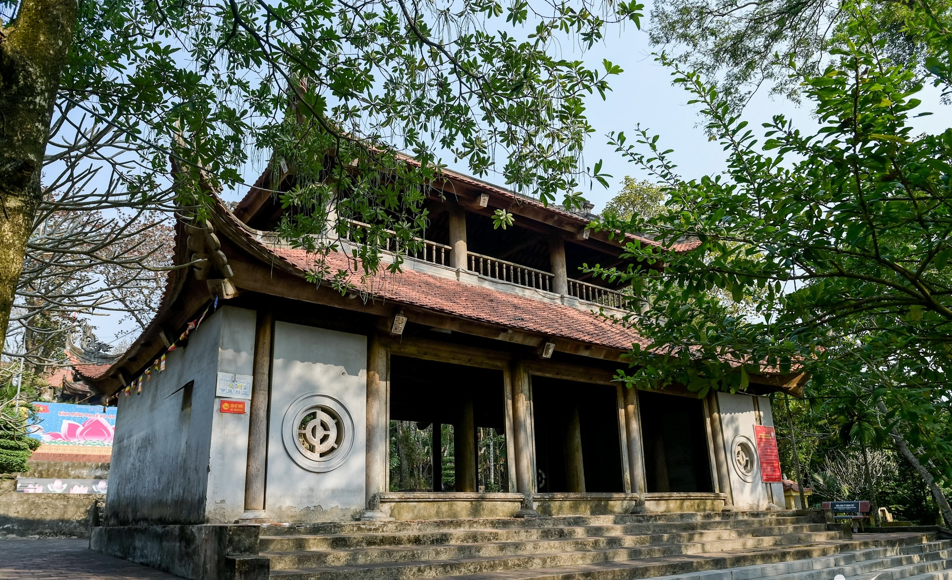 Ngọn núi cao chưa đến 100m, được mệnh danh là "núi rồng": Trên đỉnh có di tích quốc gia gần 1000 tuổi - Ảnh 3. Ngọn núi cao chưa đến 100m, được mệnh danh là "núi rồng": Trên đỉnh có di tích quốc gia gần 1000 tuổi - Ảnh 3.