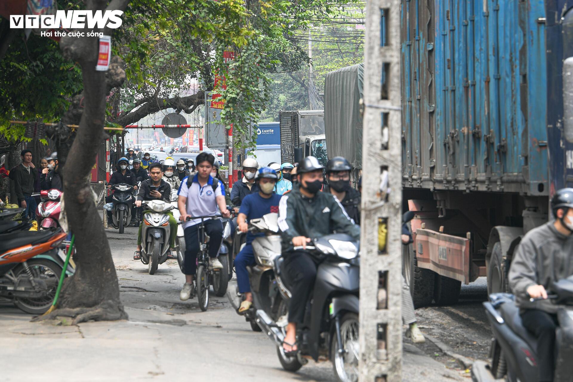 Dự án cầu vượt 'đắp chiếu' nhiều năm trên tuyến đường nghìn tỷ ở Hà Nội- Ảnh 10. Dự án cầu vượt 'đắp chiếu' nhiều năm trên tuyến đường nghìn tỷ ở Hà Nội- Ảnh 10.