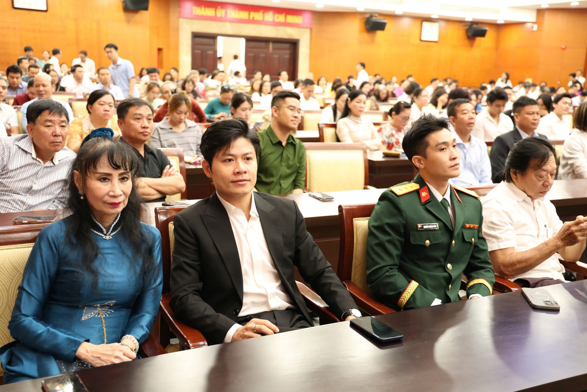 dai-bieu-tham-du-17726812587491599585168-1772701753202-17727017534681715498627 Lãnh đạo Thành ủy TPHCM thông tin tiến độ Nhà hát Giao hưởng và trung tâm biểu diễn Thủ Thiêm - Ảnh 10.