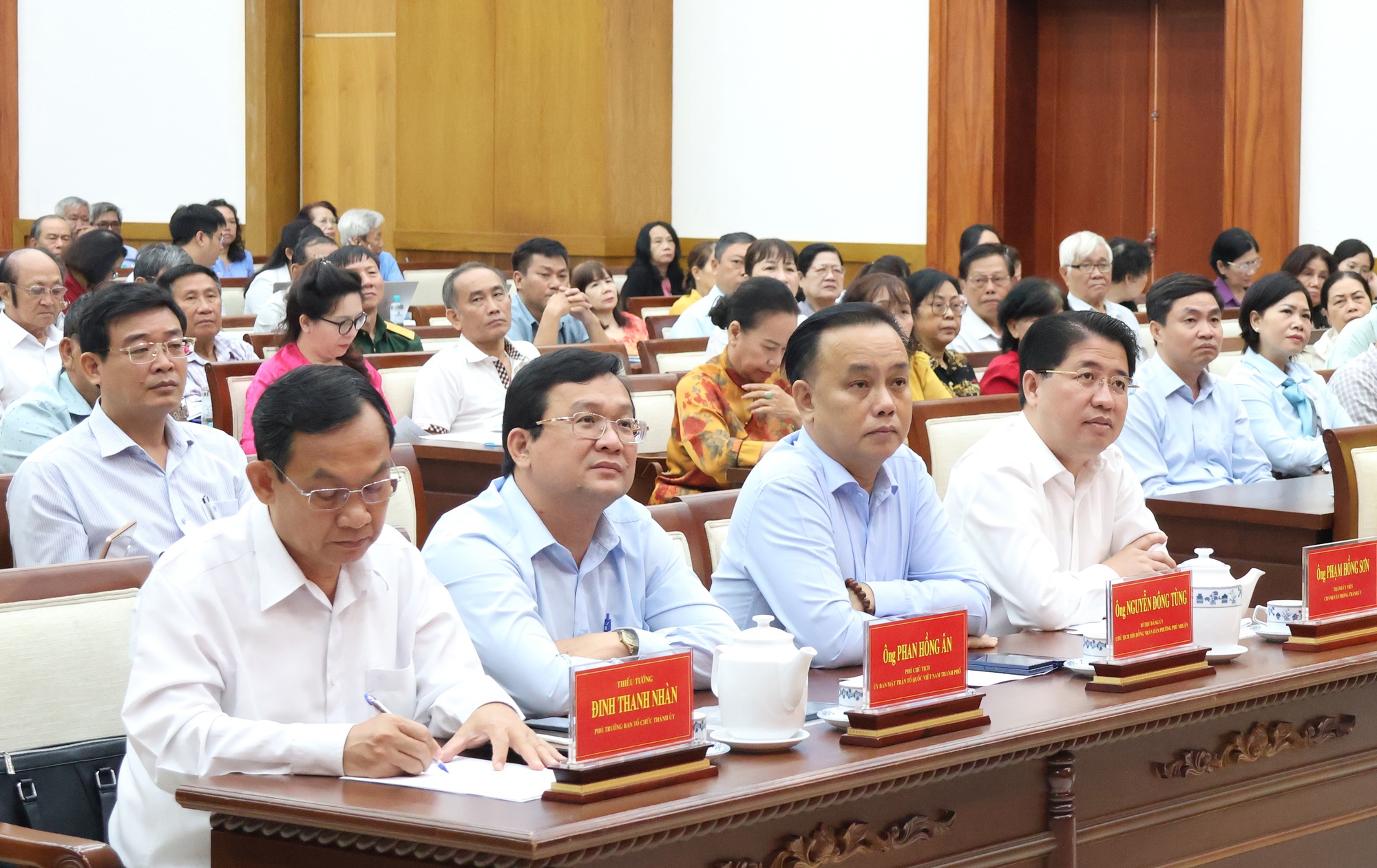 img3718-17725206248062048172407-1772525723925-17725257242311286013358 Gặp cử tri trước kỳ bầu cử, Bí thư Trần Lưu Quang chia sẻ hai việc lớn TPHCM phải làm ngay - Ảnh 4.
