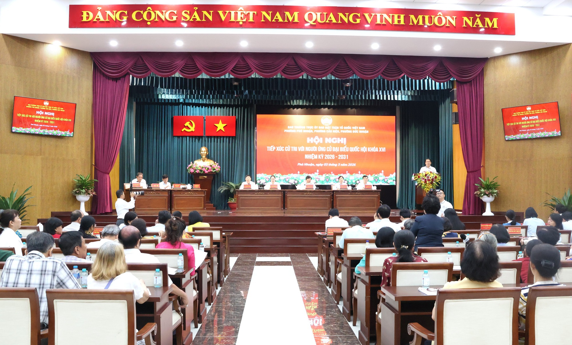 img3750-17725206278391278208521-1772525721184-1772525722089941143110 Gặp cử tri trước kỳ bầu cử, Bí thư Trần Lưu Quang chia sẻ hai việc lớn TPHCM phải làm ngay - Ảnh 3.