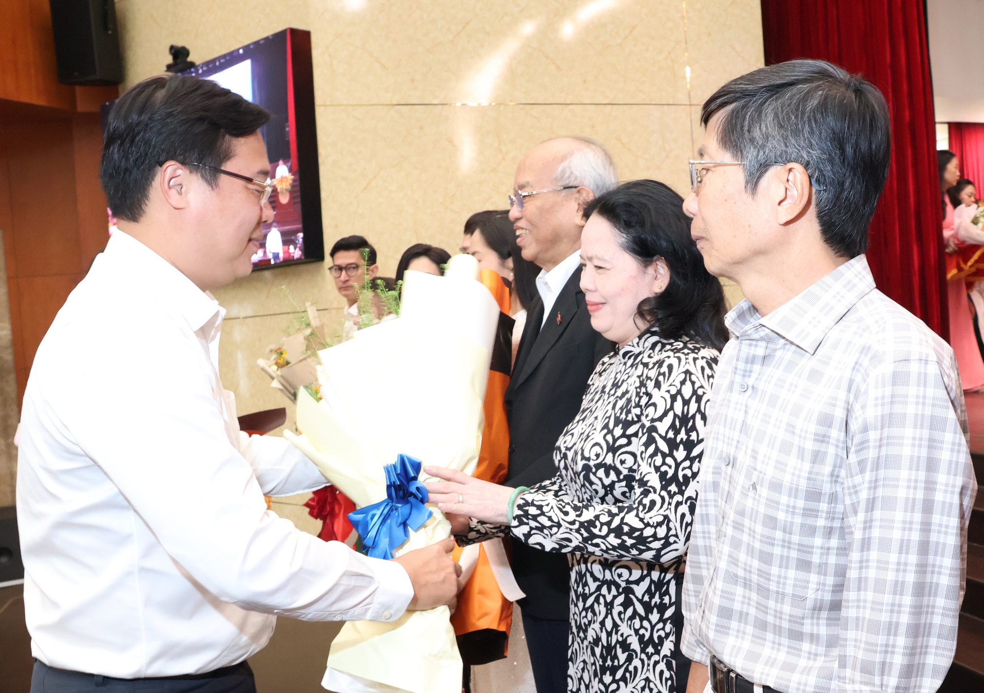 img3941-17726943042671239560793-1772701747545-1772701747801866367980 Lãnh đạo Thành ủy TPHCM thông tin tiến độ Nhà hát Giao hưởng và trung tâm biểu diễn Thủ Thiêm - Ảnh 7.