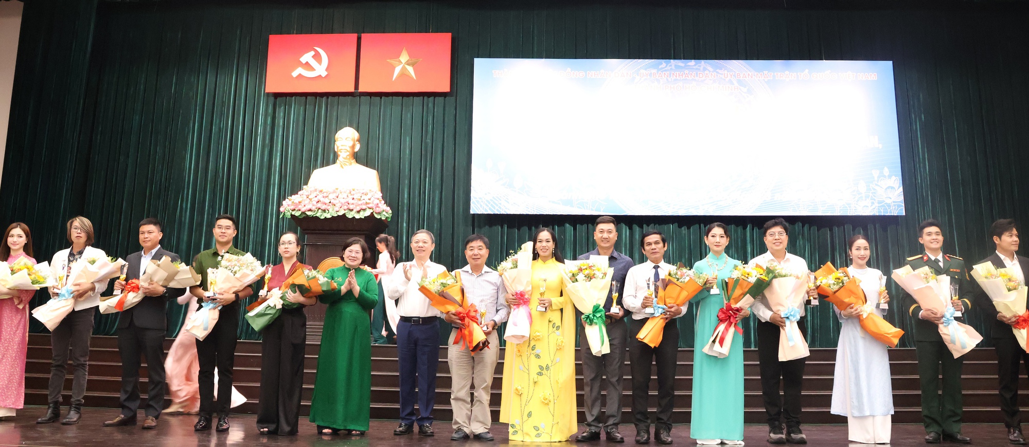 img3965-1772694301297863999890-1772701749482-1772701749704834285903 Lãnh đạo Thành ủy TPHCM thông tin tiến độ Nhà hát Giao hưởng và trung tâm biểu diễn Thủ Thiêm - Ảnh 8.