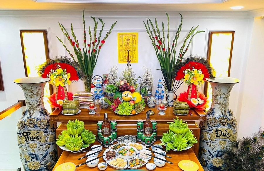 nen-hay-khong-thap-huong-lien-tuc-ngay-t-35i18417-1772556163017-1772556166430174341352-1772602677169-1772602678105841762979 Cảnh nàng dâu thắp hương trong nhà phố cổ Hà Nội hút gần 6 triệu lượt xem - Ảnh 3.