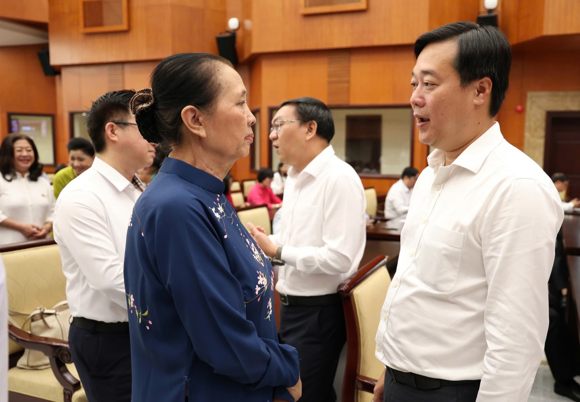 van-ghe-si-1772681255275448357235-1772701745779-17727017459821001441230 Lãnh đạo Thành ủy TPHCM thông tin tiến độ Nhà hát Giao hưởng và trung tâm biểu diễn Thủ Thiêm - Ảnh 6.